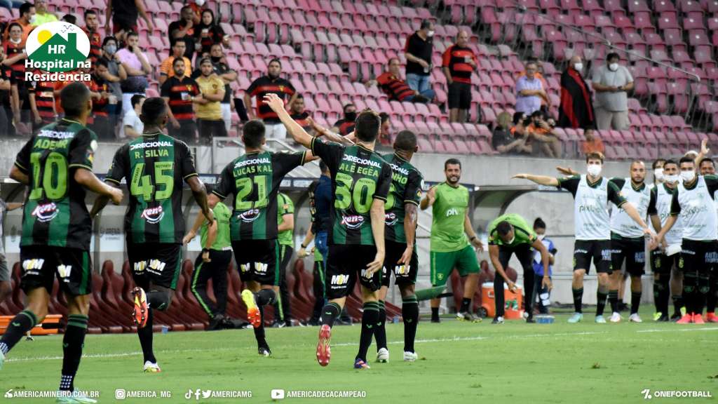 Vislumbrando uma vaga no G6, América-MG tem uma dúvida na zaga e conta com retornos