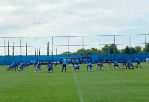 Em 1º Gre-Nal com torcida única, Grêmio visita Inter em clima de desespero
