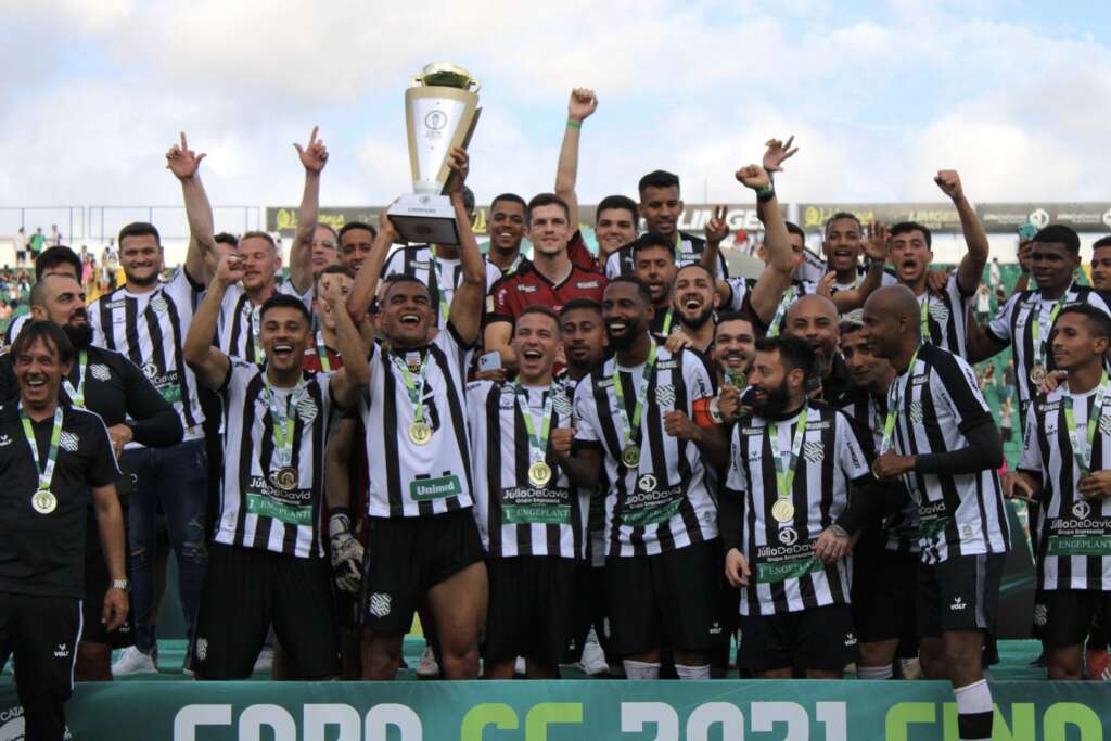 Depois de confirmar chegada de técnico, Figueirense começa planejamento para 2022 e quer manter 15 jogadores