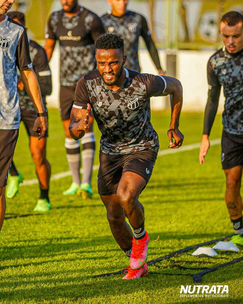 Embalado e com retornos no time titular, Ceará encerra preparação para encarar o Corinthians