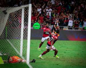 Exame aponta 'apenas' tendinite no joelho esquerdo do atacante Bruno Henrique