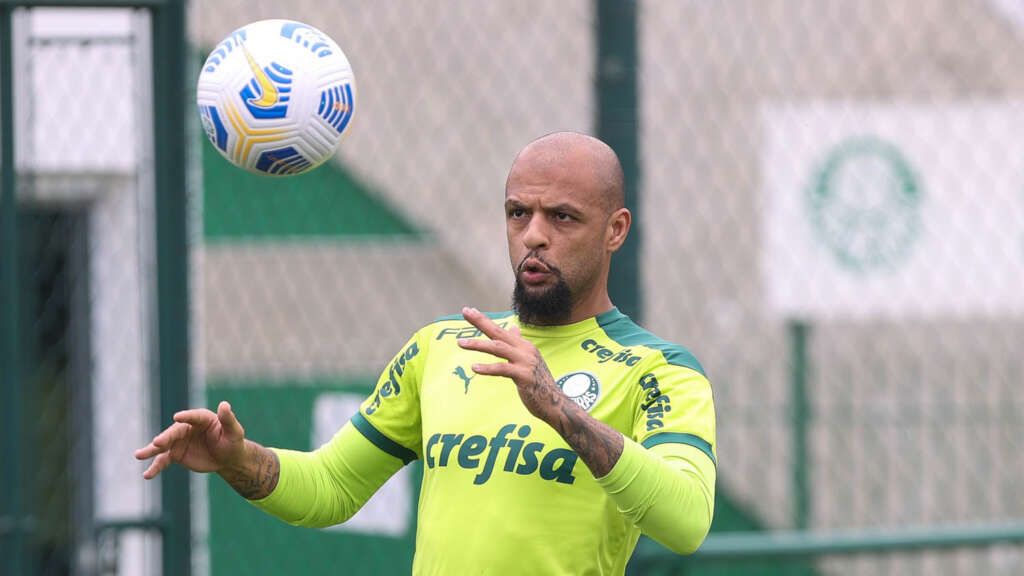 Felipe Melo faz tratamento no joelho direito para disputar final da Libertadores