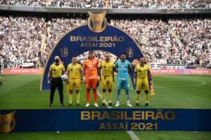 João Paulo critica postura do Santos na etapa final em clássico: 'Voltamos desligados'