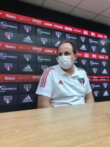 'Este é um momento crítico na história do São Paulo', diz Rogério Ceni