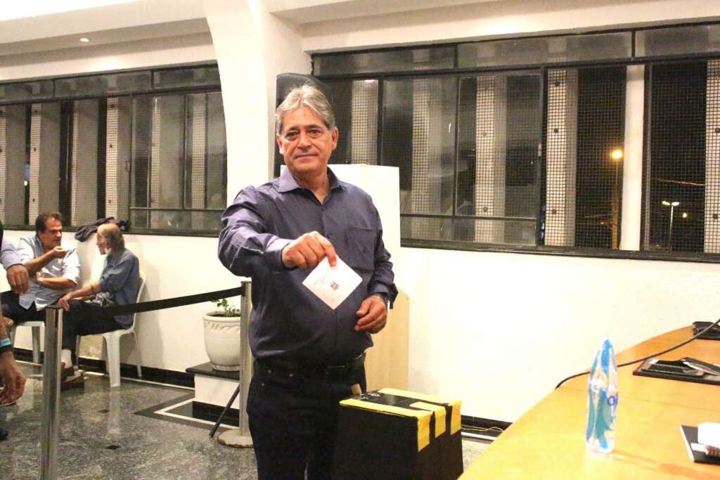 Eberlin faz discurso de conciliação e destaca Lauro Moraes  na Ponte Preta