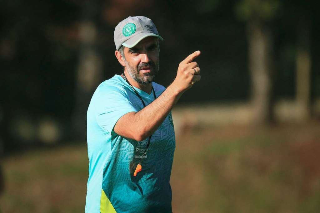 Felipe Endres comemora defesa intacta, mas pede “mais tranquilidade” para a Chapecoense