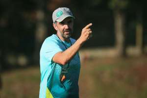 Felipe Endres comemora defesa intacta, mas pede 