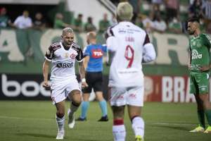 Chapecoense 2 x 2 Flamengo - Empate amargo e título brasileiro cada vez mais distante