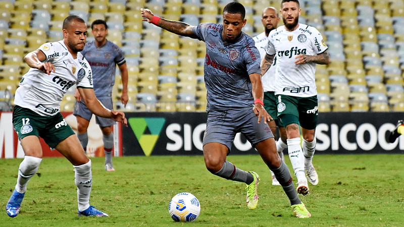 BRASILEIRÃO: Flamengo goleia, Palmeiras leva virada e Sport fica perto da Série B