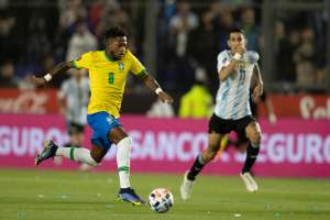 Eliminatórias: Fred destaca solidez defensiva do Brasil no empate sem gols contra a Argentina