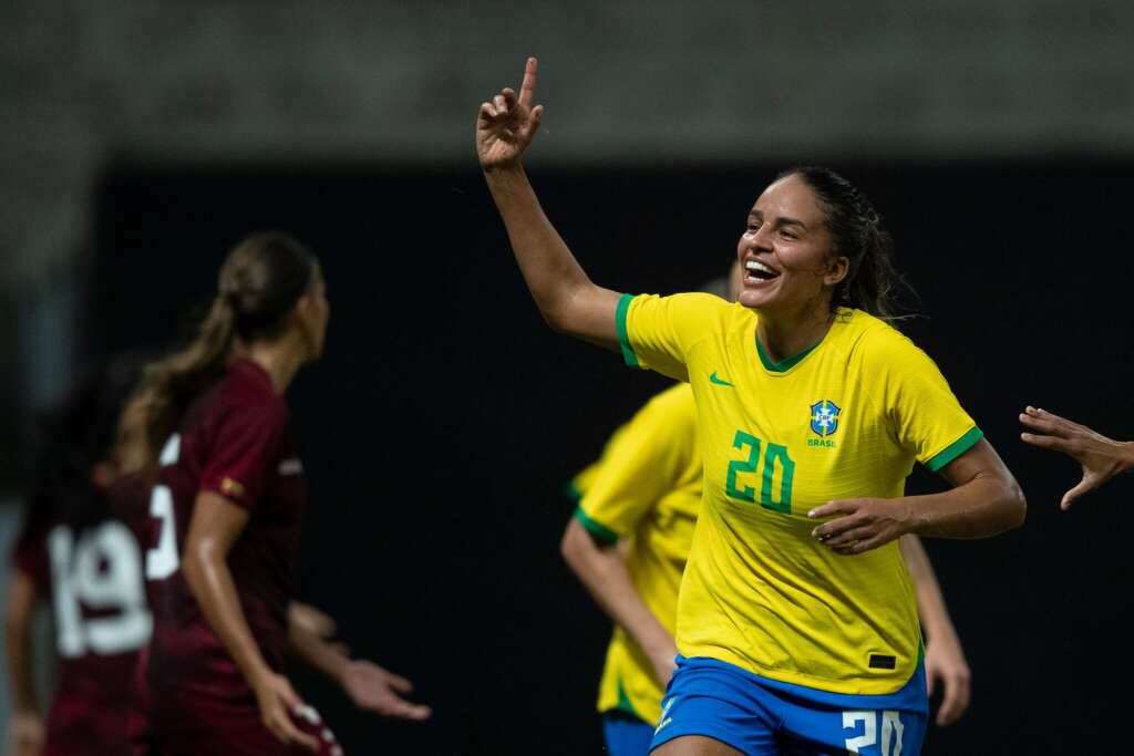 Brasil 4 x 1 Venezuela – De virada, seleção feminina goleia e decide título contra Chile na quarta
