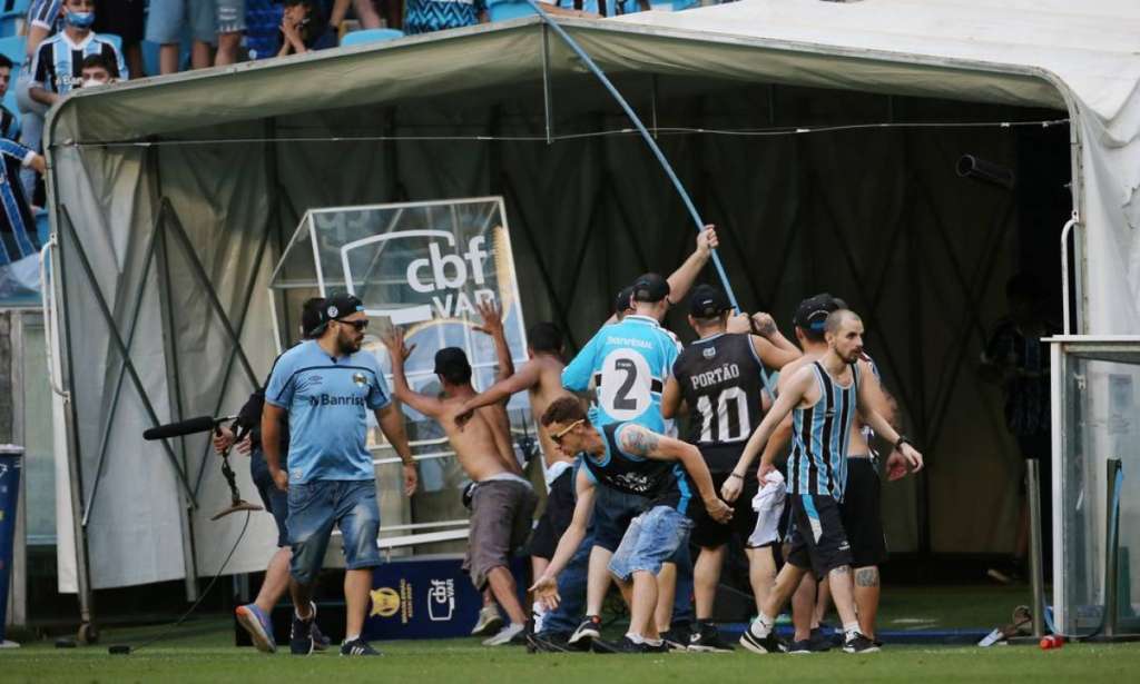 Grêmio tenta derrubar liminar no STJD para ter torcida em decisão contra a Chapecoense