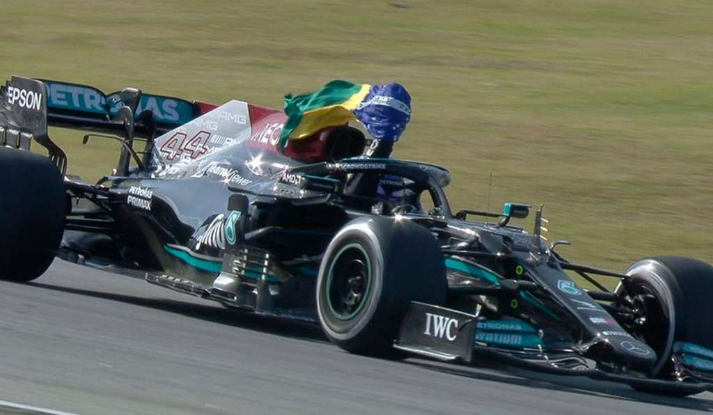 Fórmula 1: Hamilton celebra vitória e 25 ultrapassagens em SP: ‘Nunca tinha feito isso’