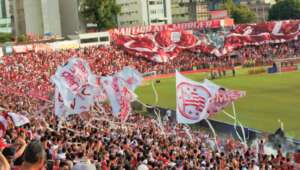 Série B: Náutico pode ser punido após árbitro relatar invasão de campo por parte de torcedor na derrota para o Avaí