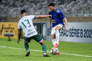 Série B: Jean Victor atribui segundo tempo ruim do Cruzeiro à chuva e gramado pesado