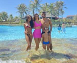 Aposentado, ídolo do Flamengo curte folga no Beach Park