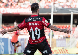 Corinthians espera contratar Michael para substituir Willian