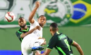 As notas no empate da Ponte Preta com o Goiás, em jogo com histórias diferentes em cada tempo