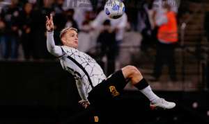 Corinthians 1 x 0 Chapecoense - Gol no último minuto estremece o Itaquerão