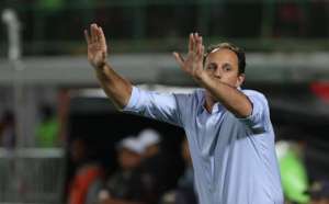 Rogério Ceni projeta ações do Flamengo e encerra preparação do São Paulo