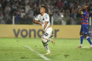 Santos 2 x 0 Fortaleza - Peixe vence na Vila e praticamente sela permanência na Série A