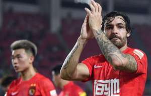 Ricardo Goulart assina rescisão e fica livre para fechar com novo clube
