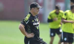 Aguirre faz mistério no Inter, mas tem duas dúvidas para o Gre-Nal