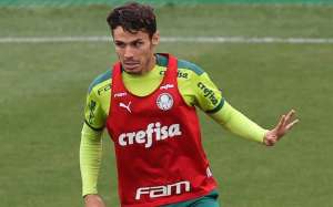 Com defesa mais segura e ataque entrosado, Palmeiras busca 6ª vitória seguida