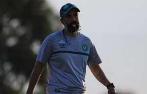 Interino da Chapecoense vê melhora defensiva, mas quer mais finalizações contra o Cuiabá