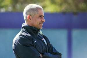 Desgaste dos atletas faz Sylvinho definir escalação do Corinthians só no sábado