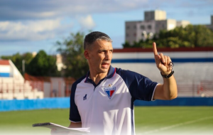 Após derrota do Fortaleza, Vojvoda valoriza equipe e critica o VAR: 