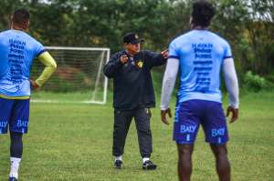 Série B: Após vitória de virada, técnico do Brusque foca em vice-lanterna: 'Trabalhando muito'