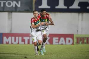 Brusque 2 x 0 Operário - Depois de recuperar pontos, Brusque soma mais três e sela permanência na Série B