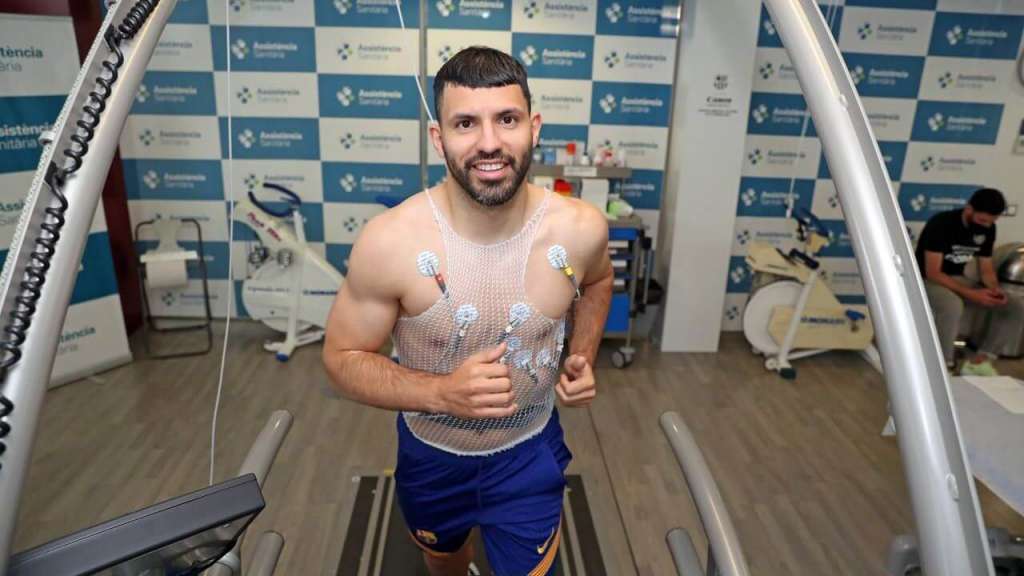Espanhol: Aguero pode ter que pendurar as chuteiras após grave arritmia