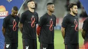Athletico-PR homenageia ídolo com 