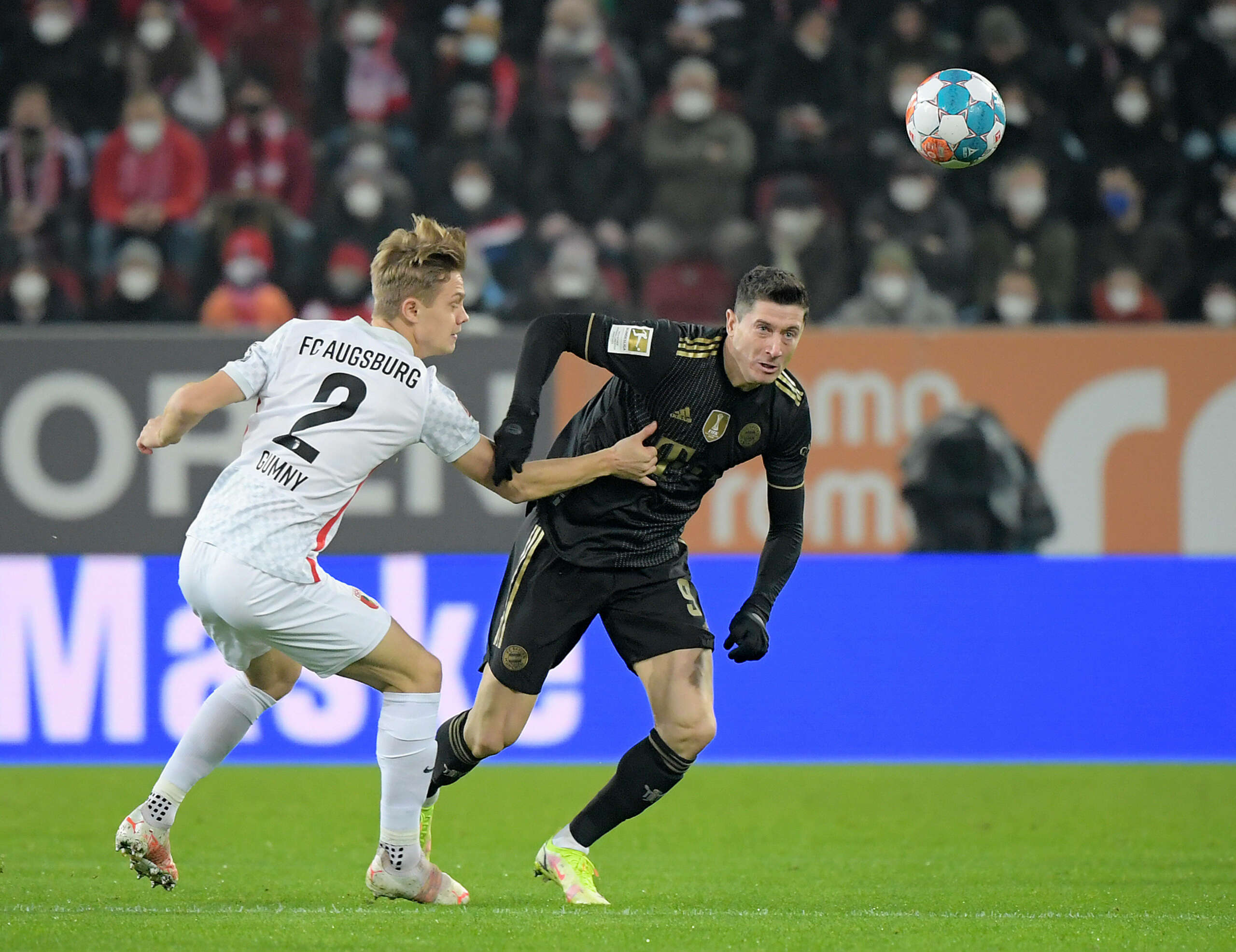 ALEMÃO: Lewandowski marca, mas Bayern é surpreendido pelo Augsburg na abertura da 12ª rodada