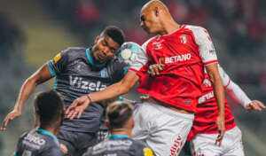 PORTUGUÊS: Braga atropela Vizela em jogo de cinco gols no encerramento da rodada e pega o elevador