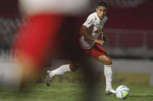 RB Bragantino tenta encerrar jejum fora de casa e atacante volta após ficar fora por 'uma gravidez'