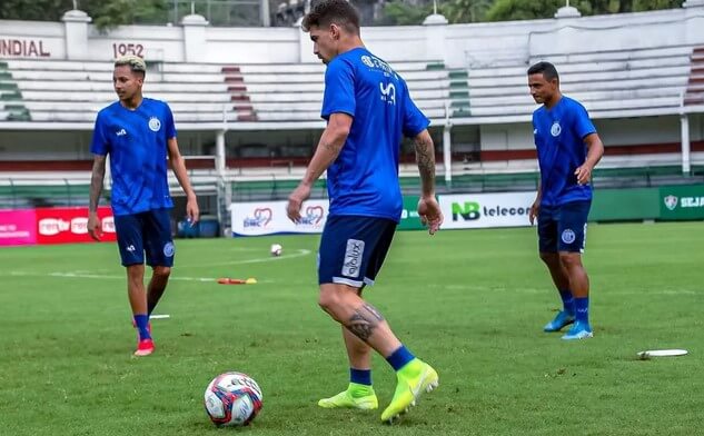 confianca Mikael Machado