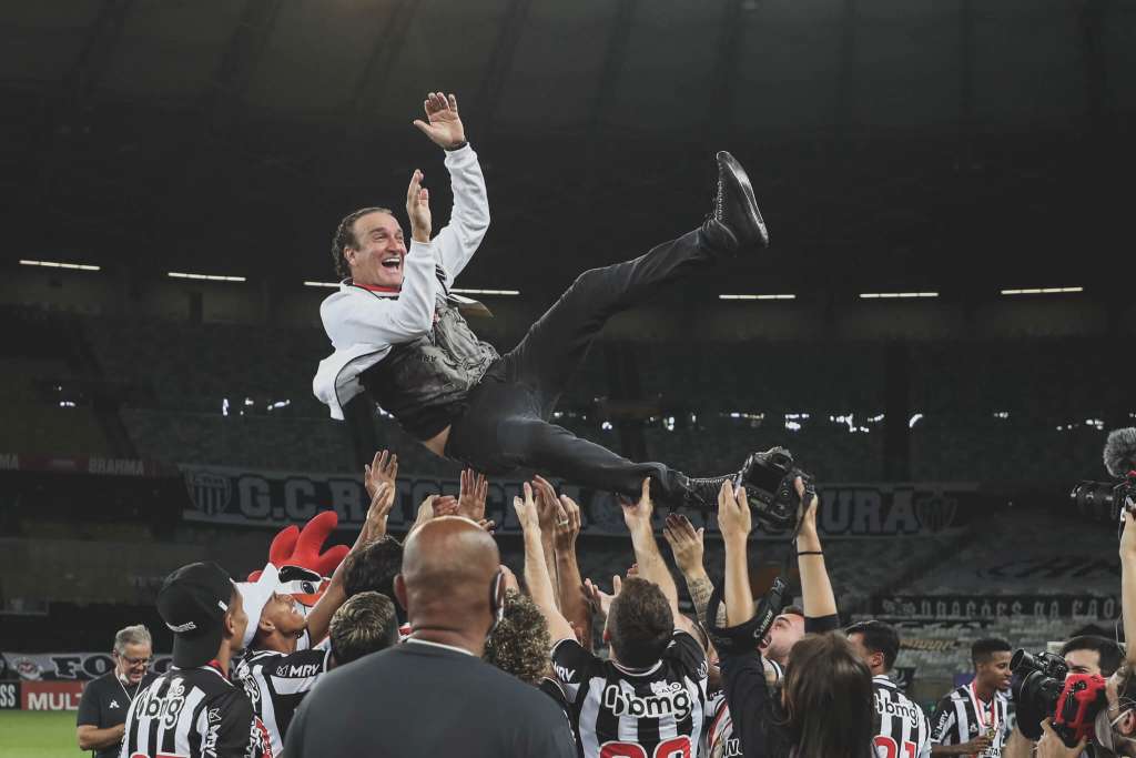 Brasileirão de 2021 tem a menor troca de treinadores desde 2012