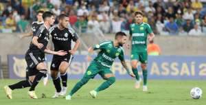 Mercado estranha postura defensiva do Internacional: 'Time grande joga na frente'