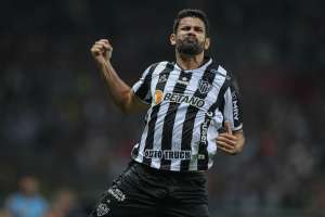 BRASILEIRÃO: Líder atropela o Corinthians, vitória do Santos rebaixa Chape e Palmeiras goleia em casa