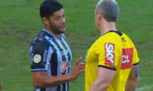 Árbitro musculoso garante que venceria Hulk 'na mão', mas 'ia perder feio' no bumbum