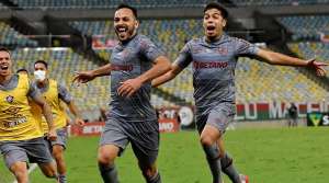 Herói do Fluminense comemora 
