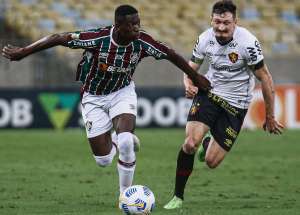 Fluminense 1 x 0 Sport - David Braz marca aos 50 minutos e muda canto da torcida