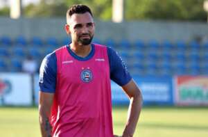Bahia tem volta do artilheiro para duelo direto; expectativa é de casa cheia
