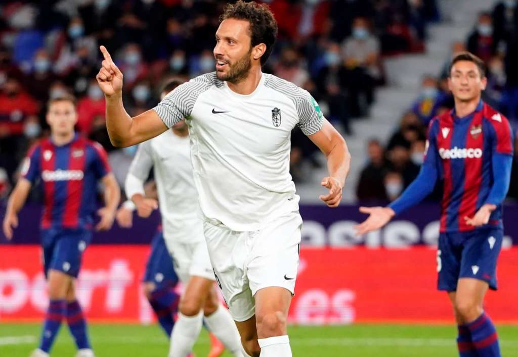 ESPANHOL: Granada explode vice-lanterna e deixa a zona de rebaixamento