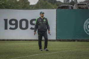 Série B: Técnico do Coritiba deixa futuro em aberto
