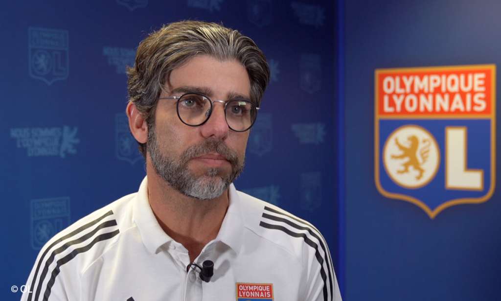 Alô Vasco! Ídolo cruzmaltino pode deixar o Lyon e começar carreira de treinador