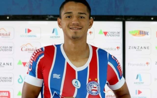 Volante do Bahia é absolvido por expulsão contra o Corinthians 2 lucas
